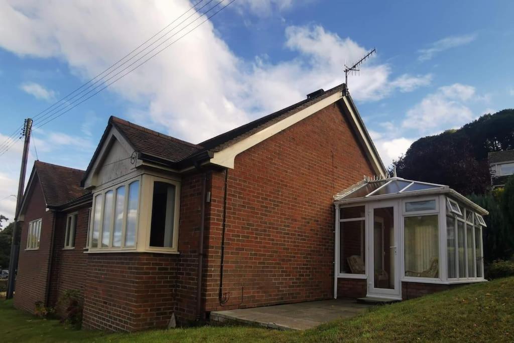 Twyngaer, A Spacious 3 Bedroom Bungalow Sleeps 5 Knighton  Exterior foto