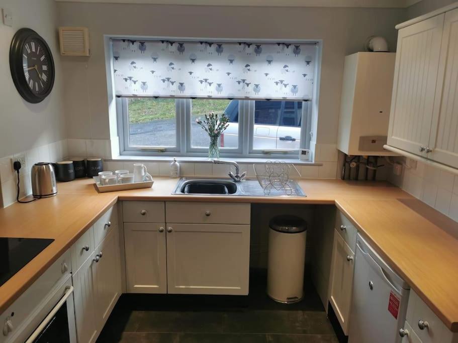 Twyngaer, A Spacious 3 Bedroom Bungalow Sleeps 5 Knighton  Exterior foto